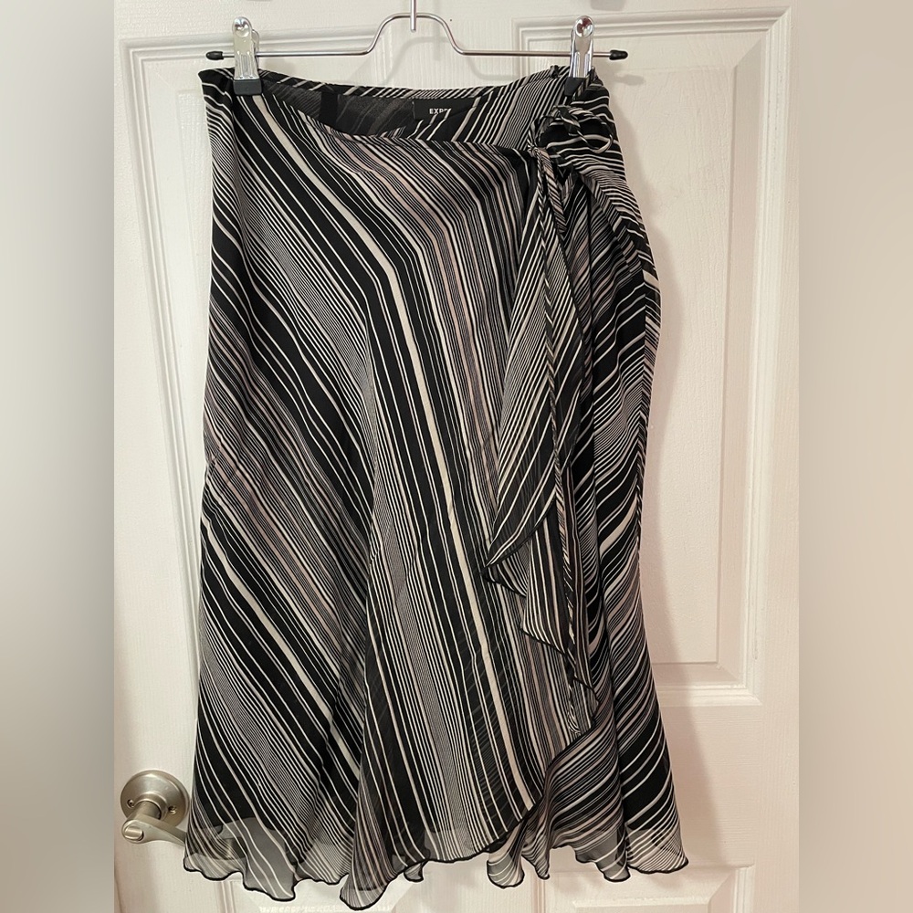 Express Black and White Wrap Skirt size 11-12 
100% Silk